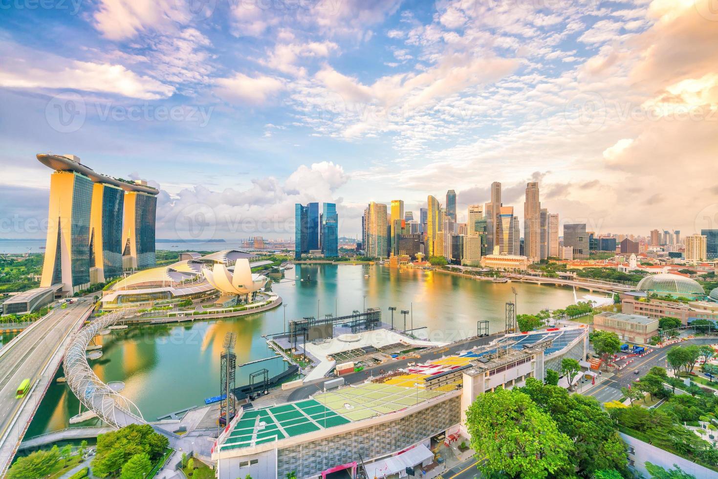 área de la bahía del horizonte del centro de singapur foto