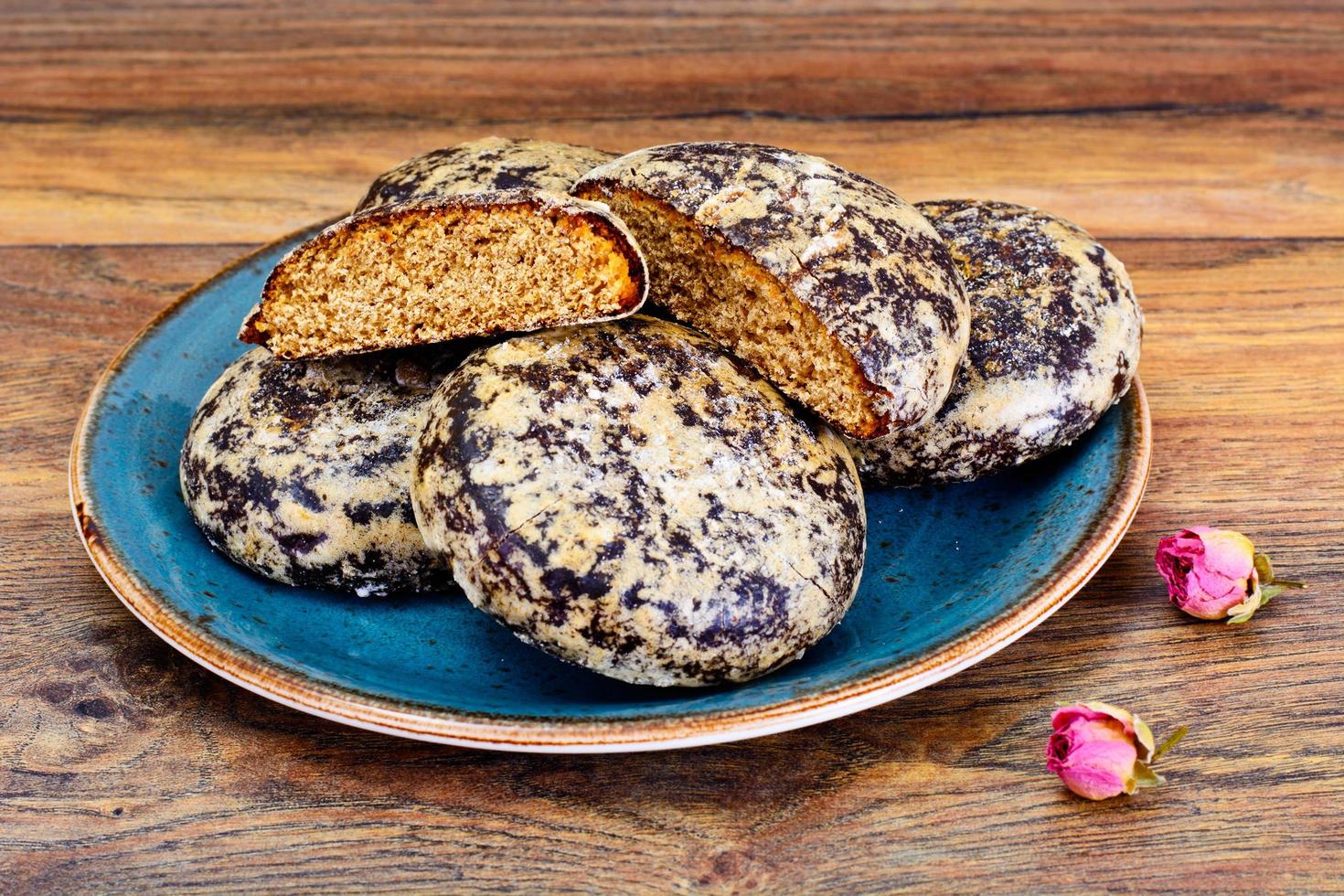 delicioso pan de jengibre recién preparado, pastel de miel. foto