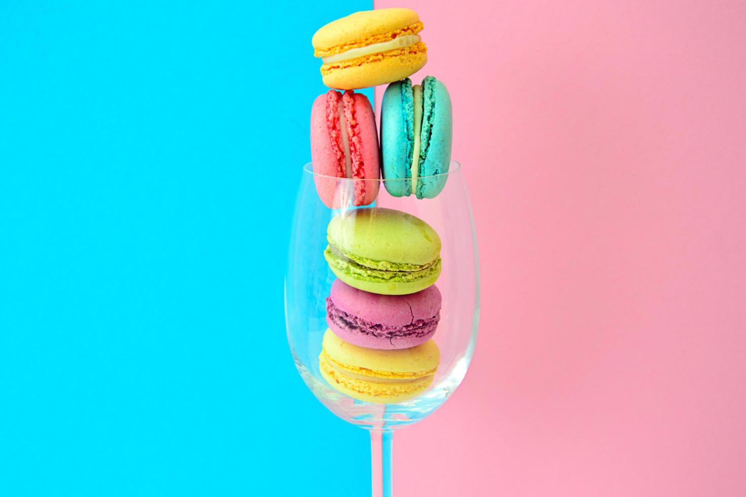 macarrones franceses dulces y coloridos foto