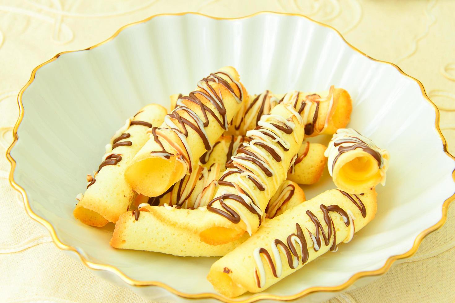 deliciosas galletas navideñas de azúcar con chocolate. foto