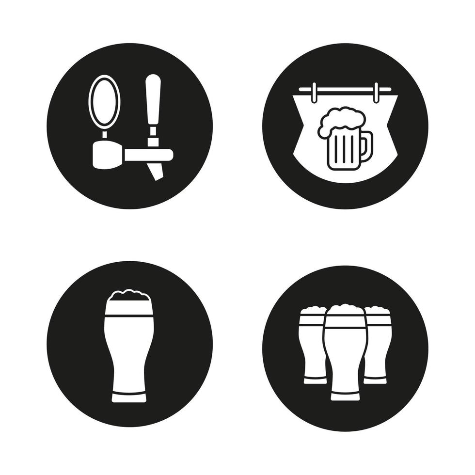 conjunto de iconos de pub de cerveza. letrero de barra de madera, vasos de cerveza espumosos y grifo. ilustraciones de siluetas blancas vectoriales en círculos negros vector