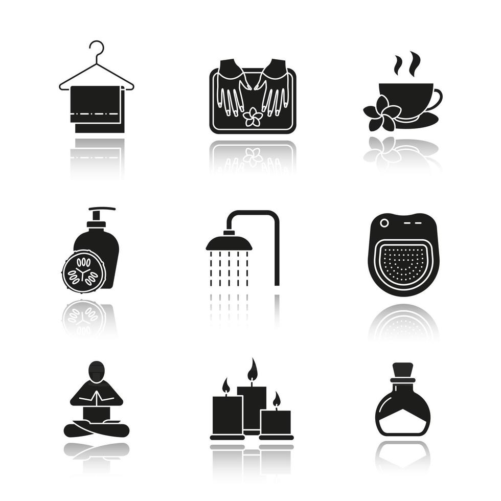 Set de iconos negros de sombra de caída de salón de spa. toallas en la percha, pose de yoga, loción de pepino, ducha, taza de té de hierbas, velas, botella de sal, baño de salón de spa. ilustraciones vectoriales aisladas vector