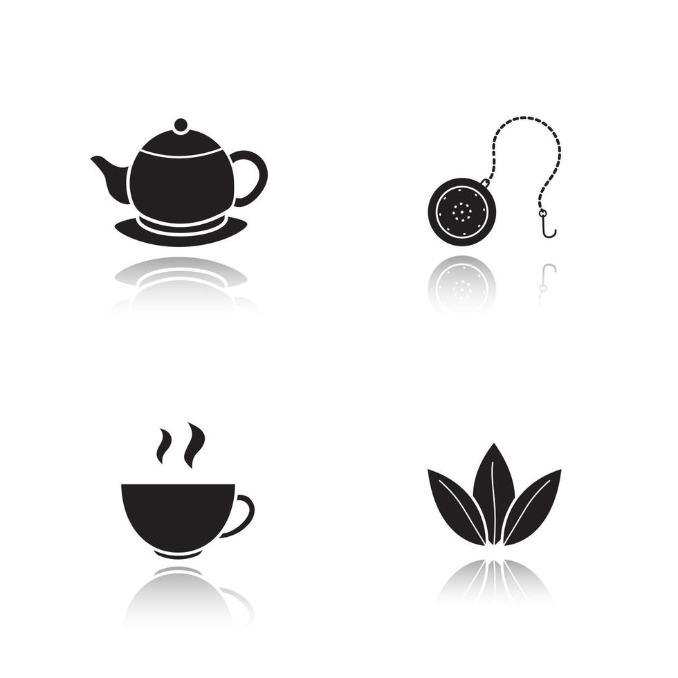 conjunto de iconos negros de sombra de gota de té. taza humeante, tetera en plato, hojas de té sueltas e infusor de bolas. ilustraciones vectoriales aisladas vector