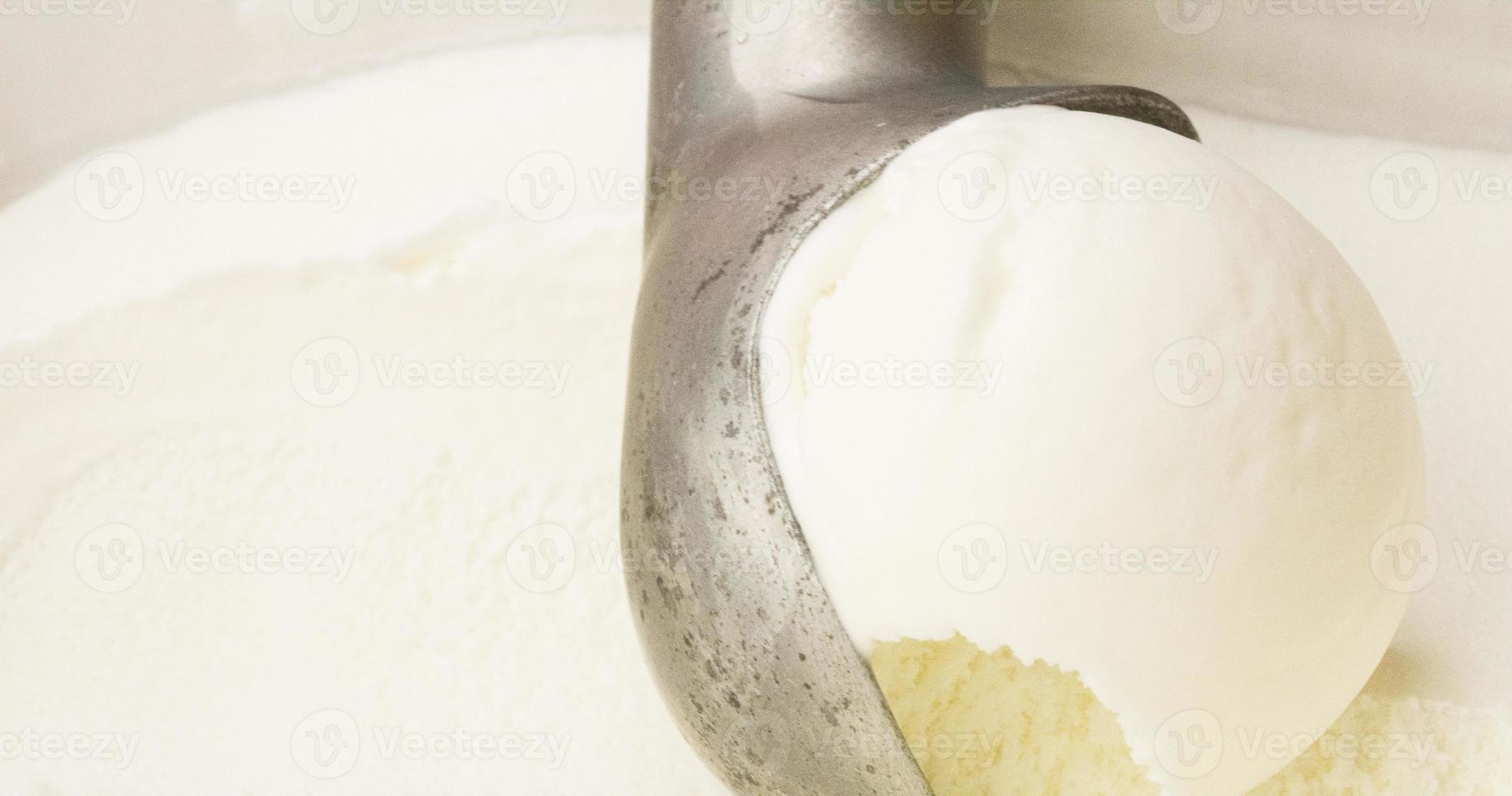 cerrar bola de helado de leche de coco. foto