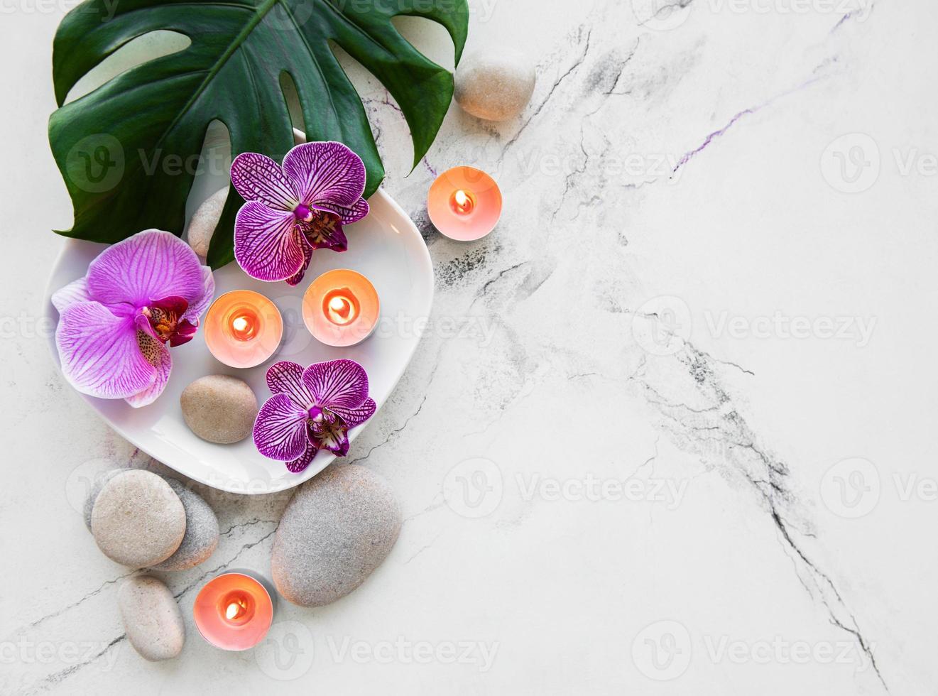 productos de spa con orquídeas foto