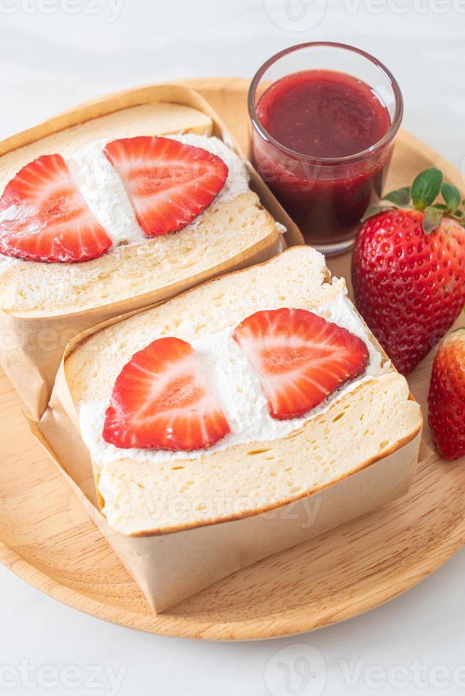 pancake sandwich strawberry fresh cream photo