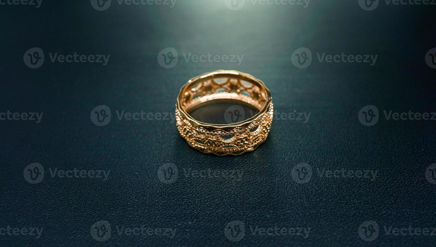 foto de anillo de mujer tailandesa