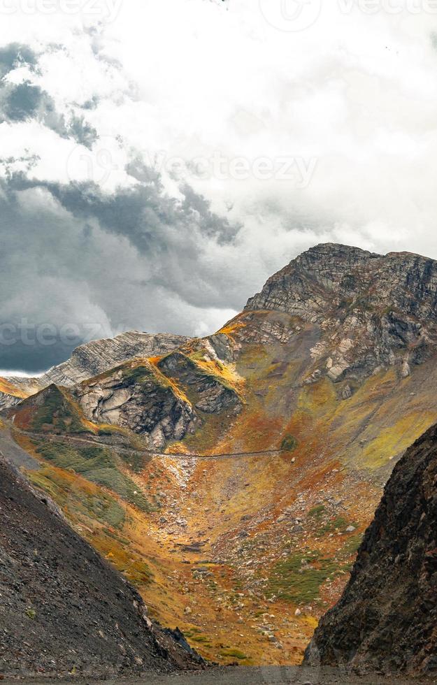 otoño en las montañas de krasnaya polyana foto