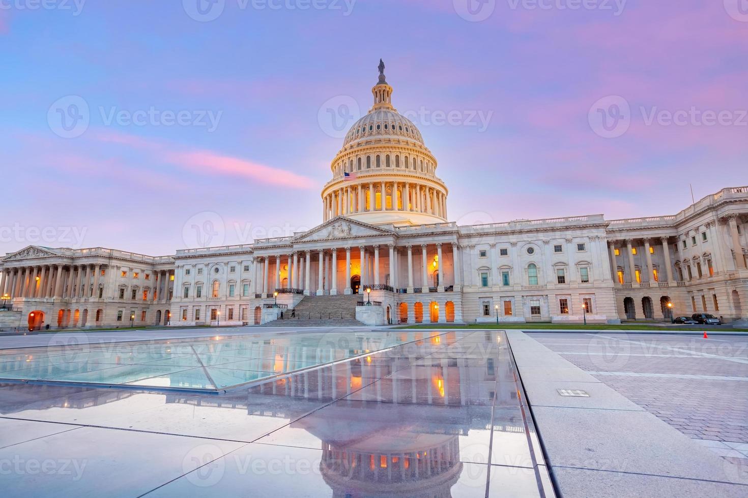 el edificio del capitolio de los estados unidos en washington, dc. hito americano foto