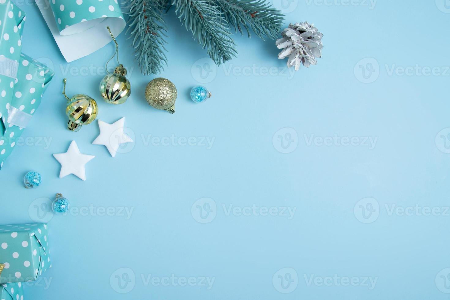Feliz Navidad y año nuevo envoltorio de regalo con espacio de copia de decoración. fondo de arte de navidad foto