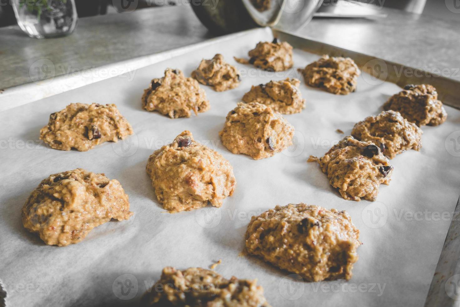 sartén con masa para galletas foto