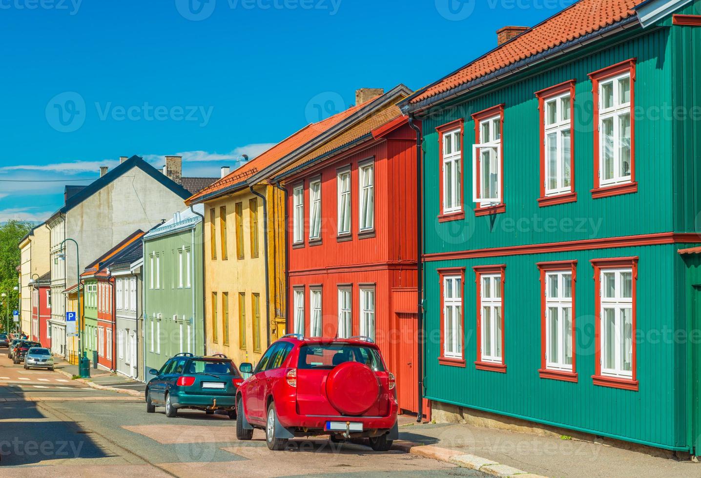 Coloridas casas de madera en Oslo, Noruega foto