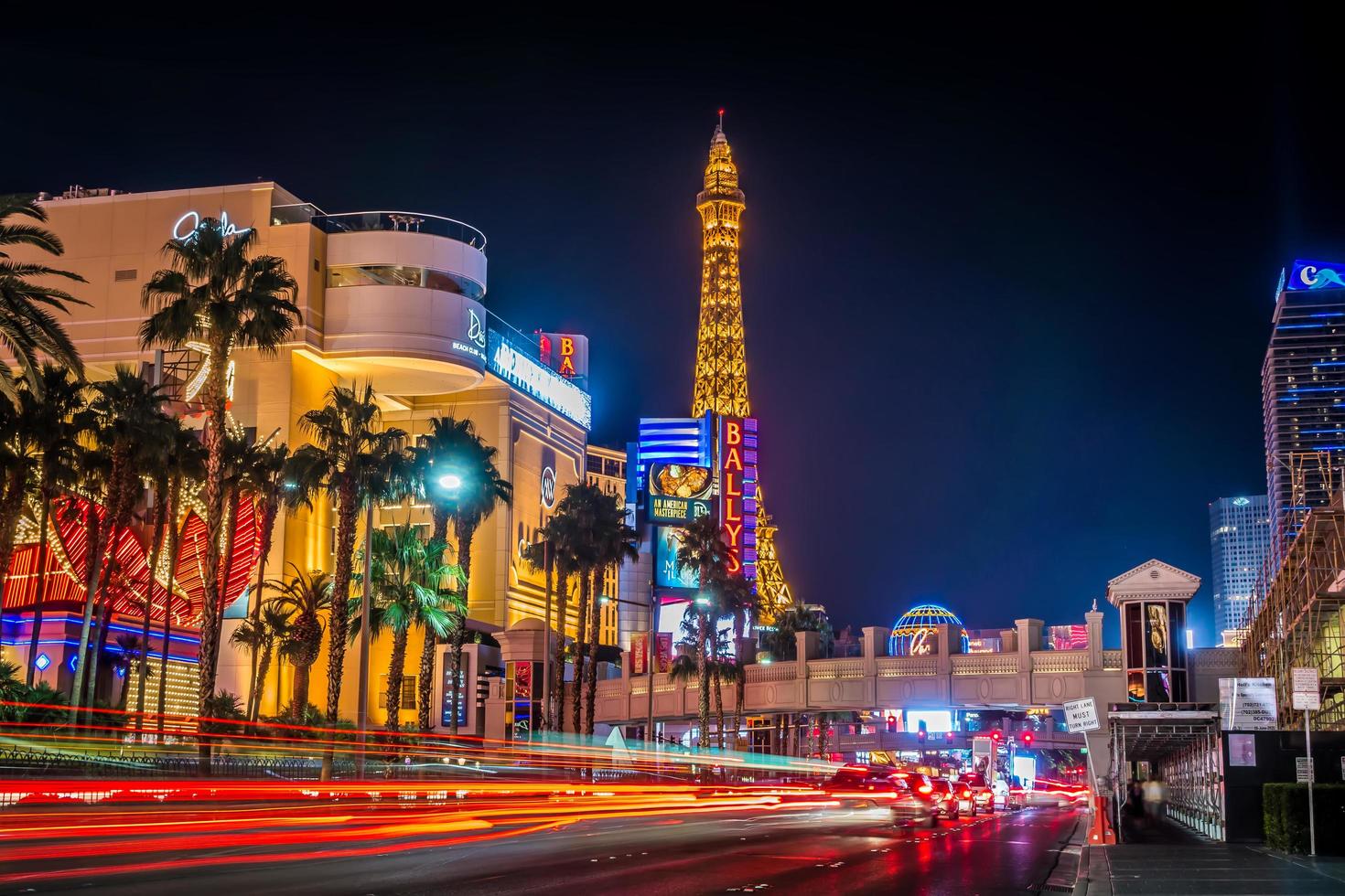 las vegas, nevada- luces nocturnas de la ciudad y vistas a la calle foto