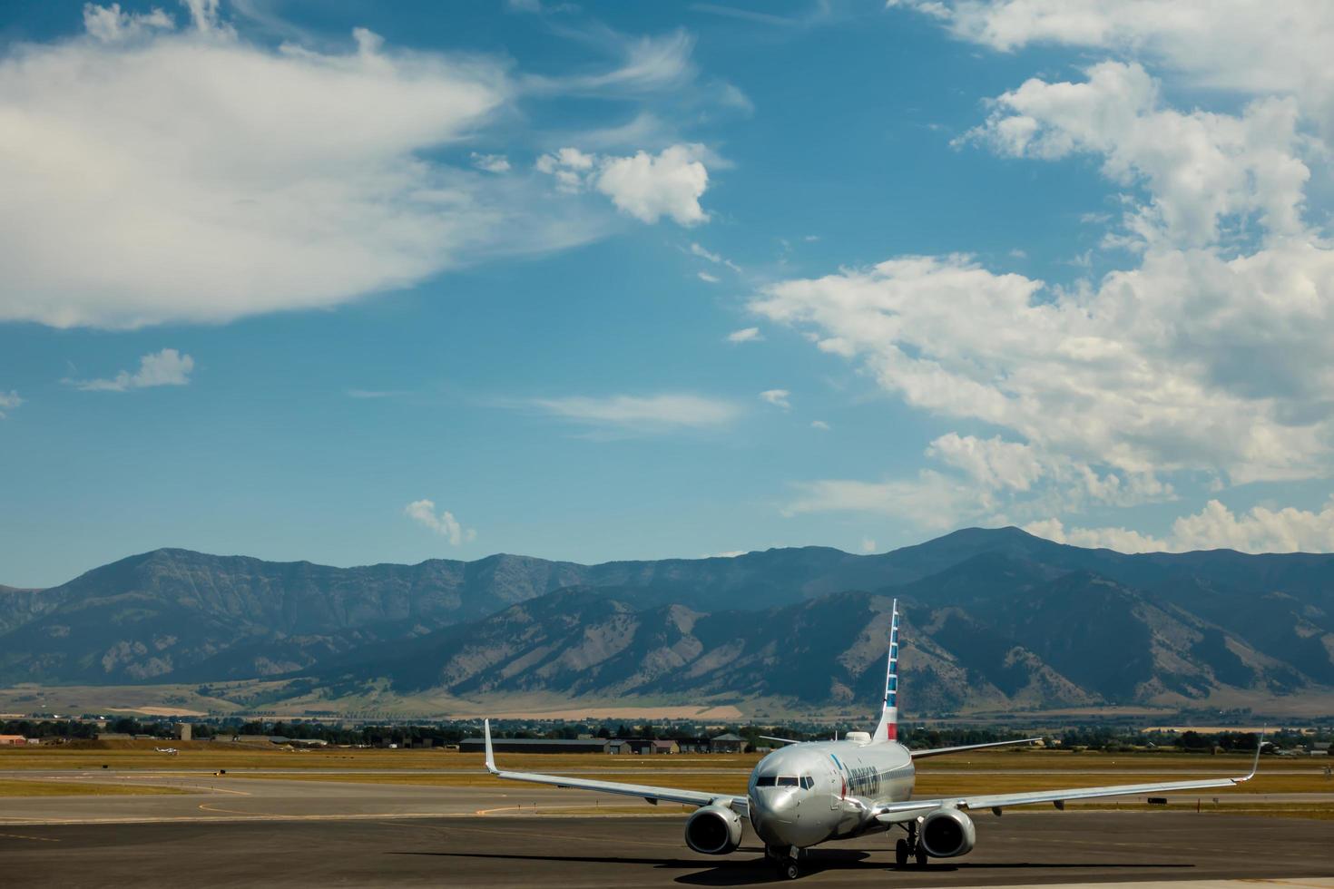 condado de gallatin, montana, 2021 - aeropuerto de montana y montañas rocosas foto