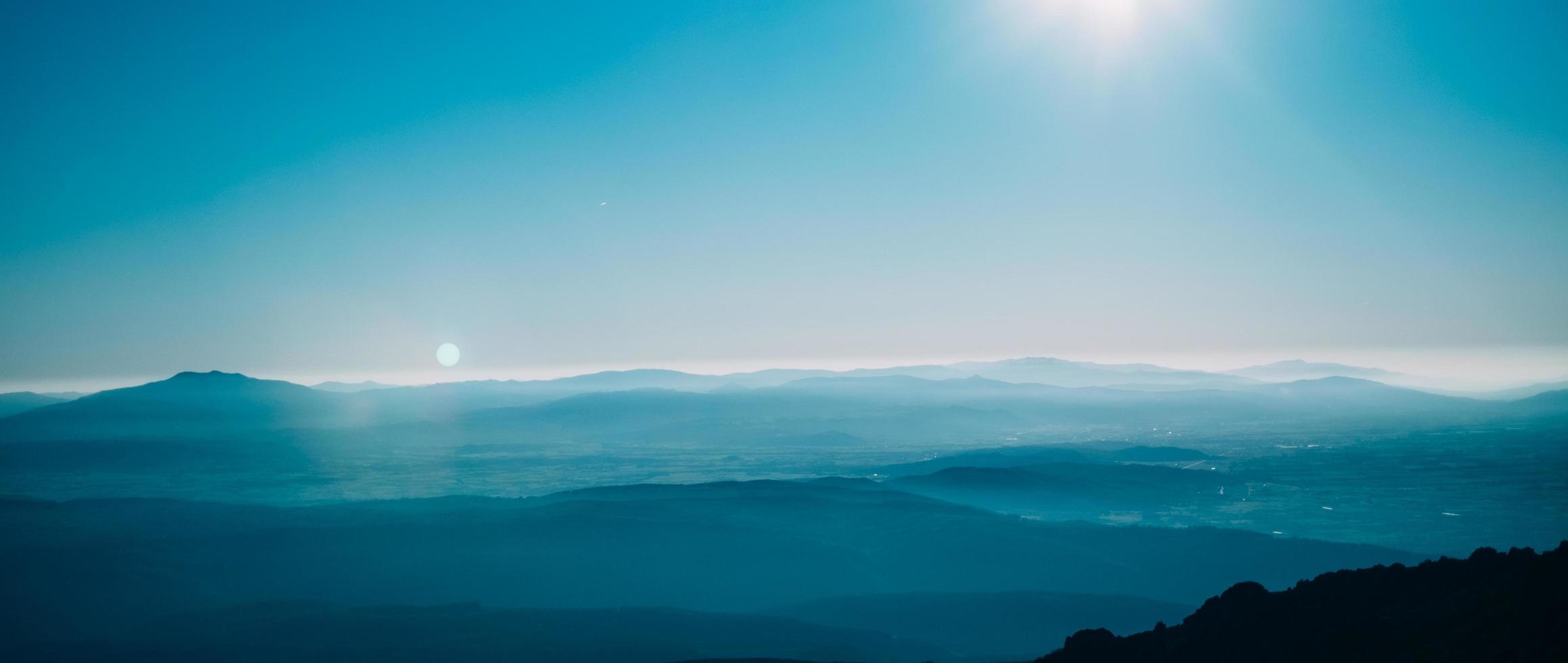 cielo del atardecer épico foto