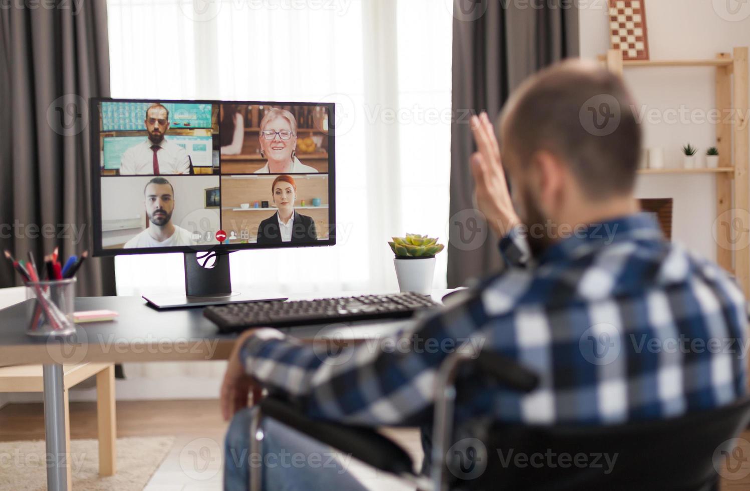 saludar durante una videollamada foto