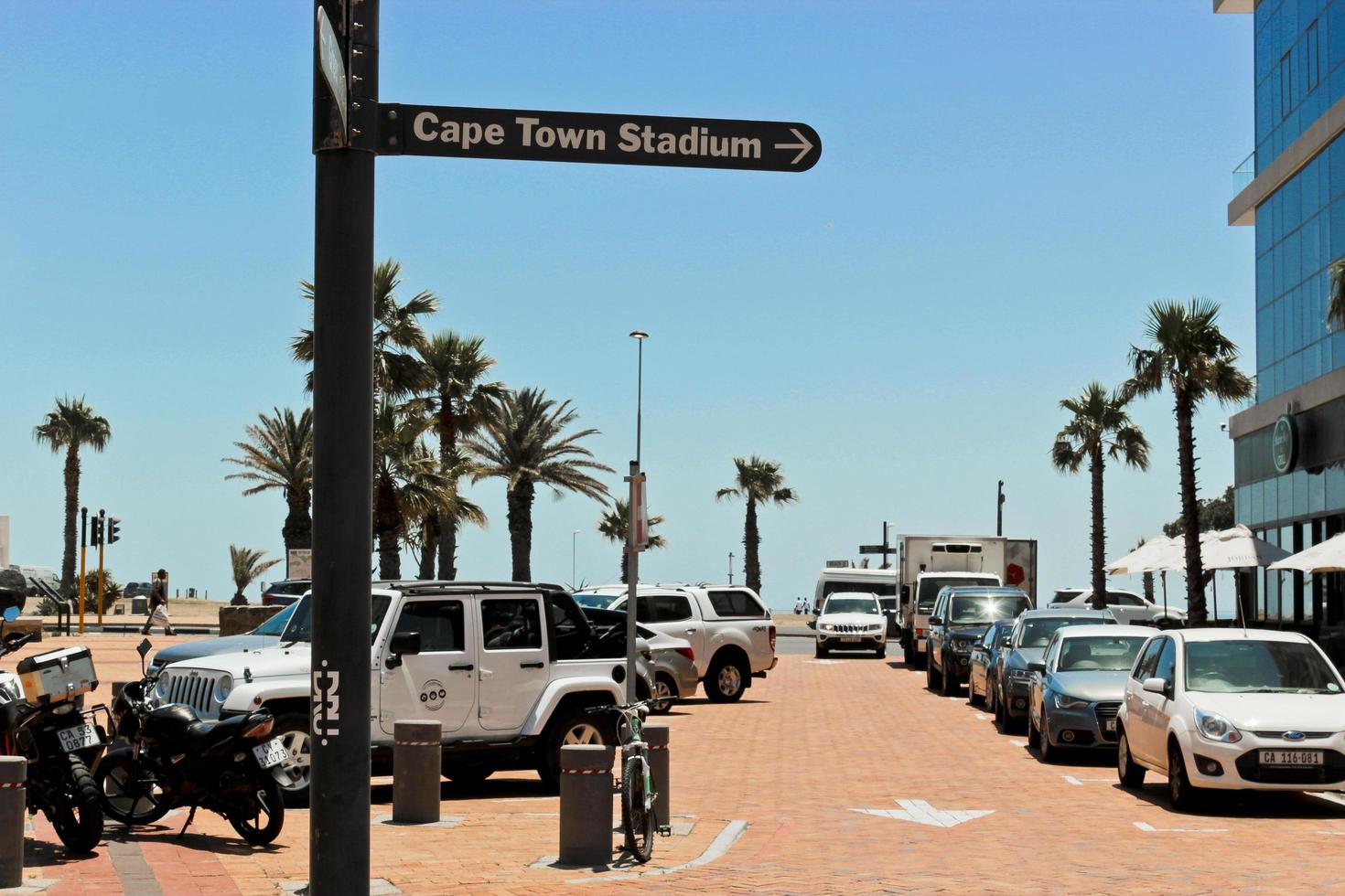 letreros de la calle poste indicador en mouille point, cape town stadium. foto