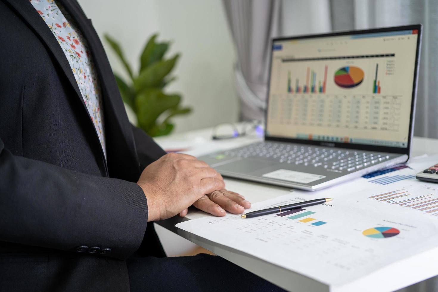 Financial Reporting Stock Photos, Images and Backgrounds for Free Download