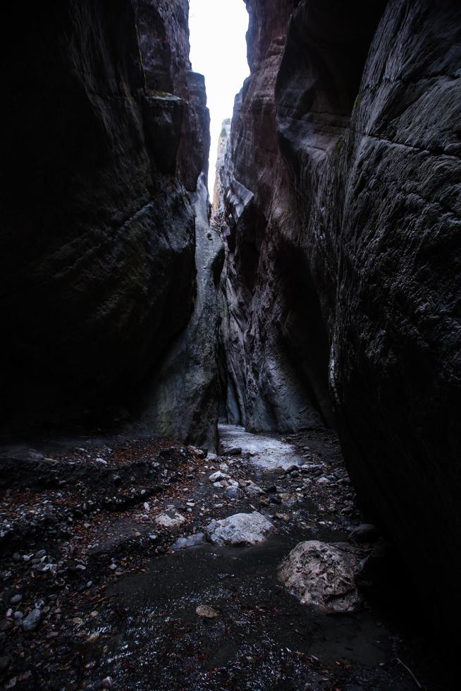 garganta de Karabaj. atractivos naturales en daguestán. Rusia foto