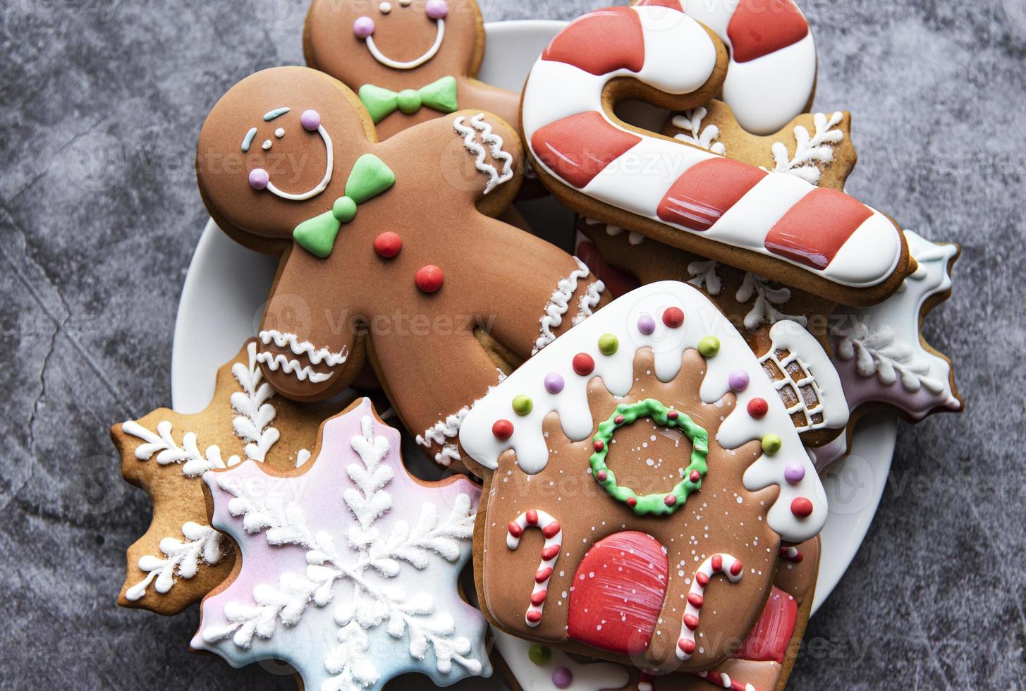 Christmas gingerbread in the plate photo