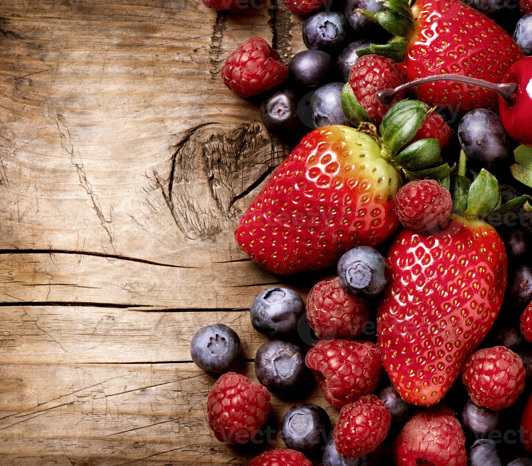 fresa roja fondo creativo frutas tropicales frescas colorido saludable foto