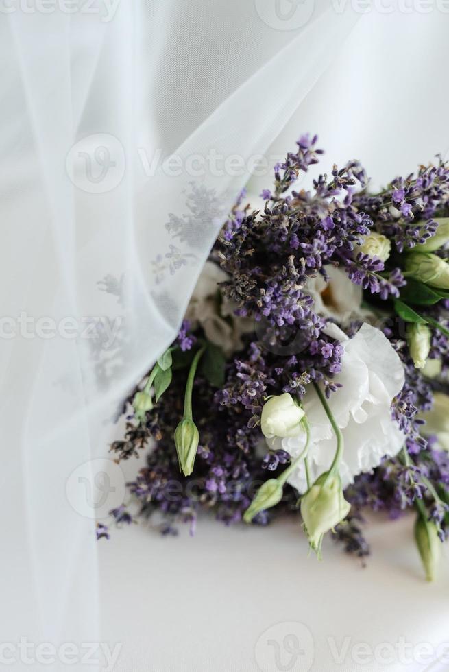 ramo de lavanda de flores frescas naturales foto