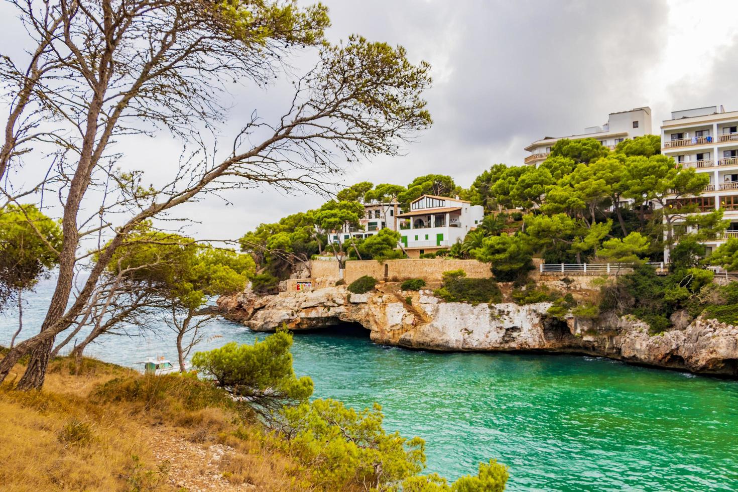 bahía, acantilados y playa cala santanyi, mallorca islas baleares españa. foto