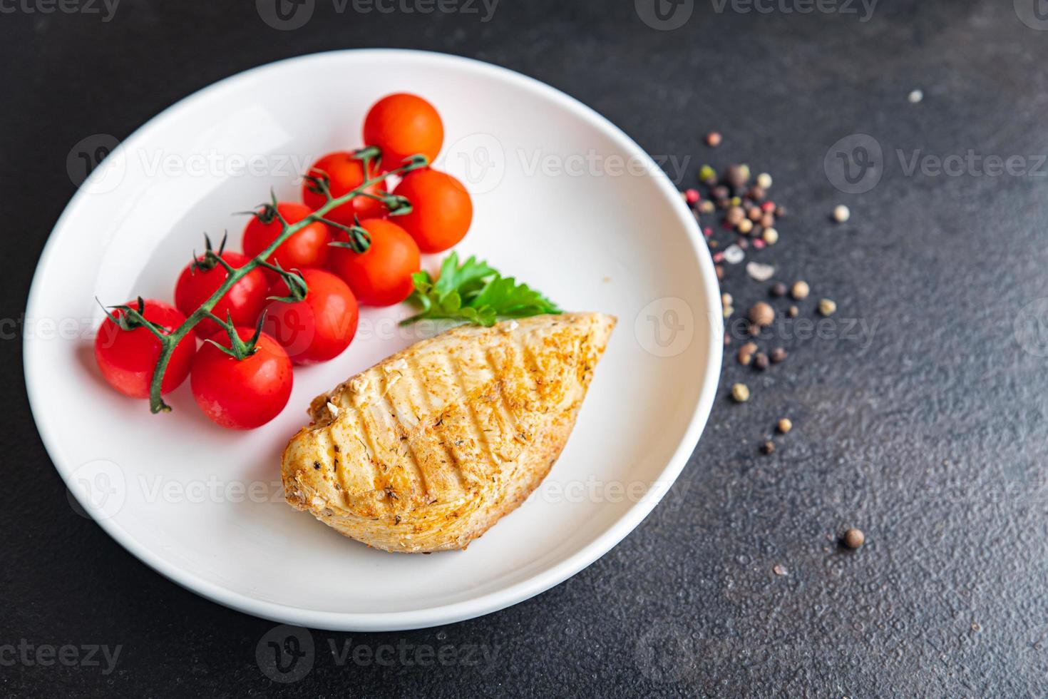 Comida de menú de dieta de pechuga de pollo a la parrilla foto