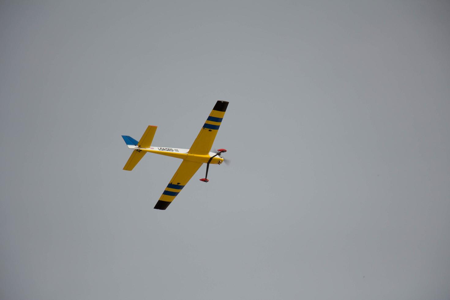 aviones con hélices están volando en el cielo del país, en israel foto