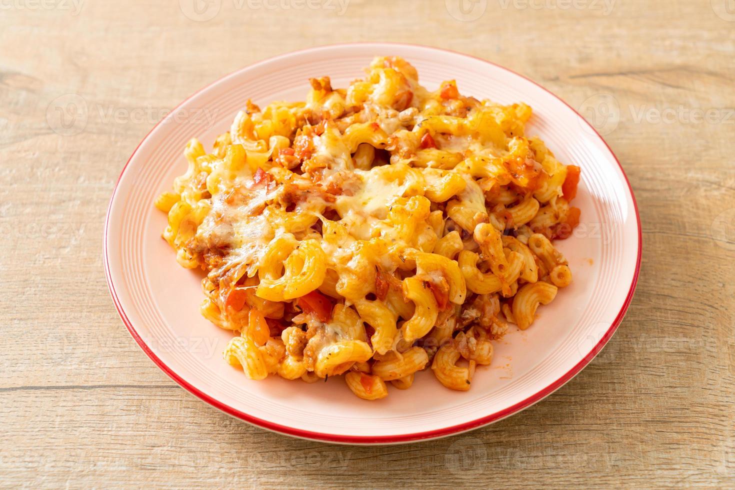 macarrones a la boloñesa con queso foto