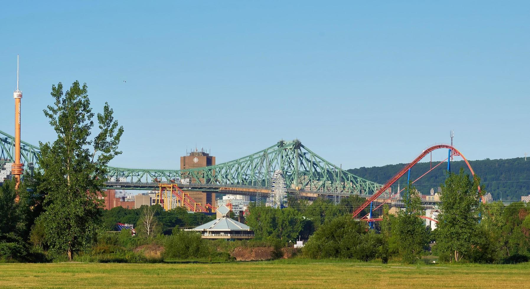 The Jacques-Cartier Bridge. photo