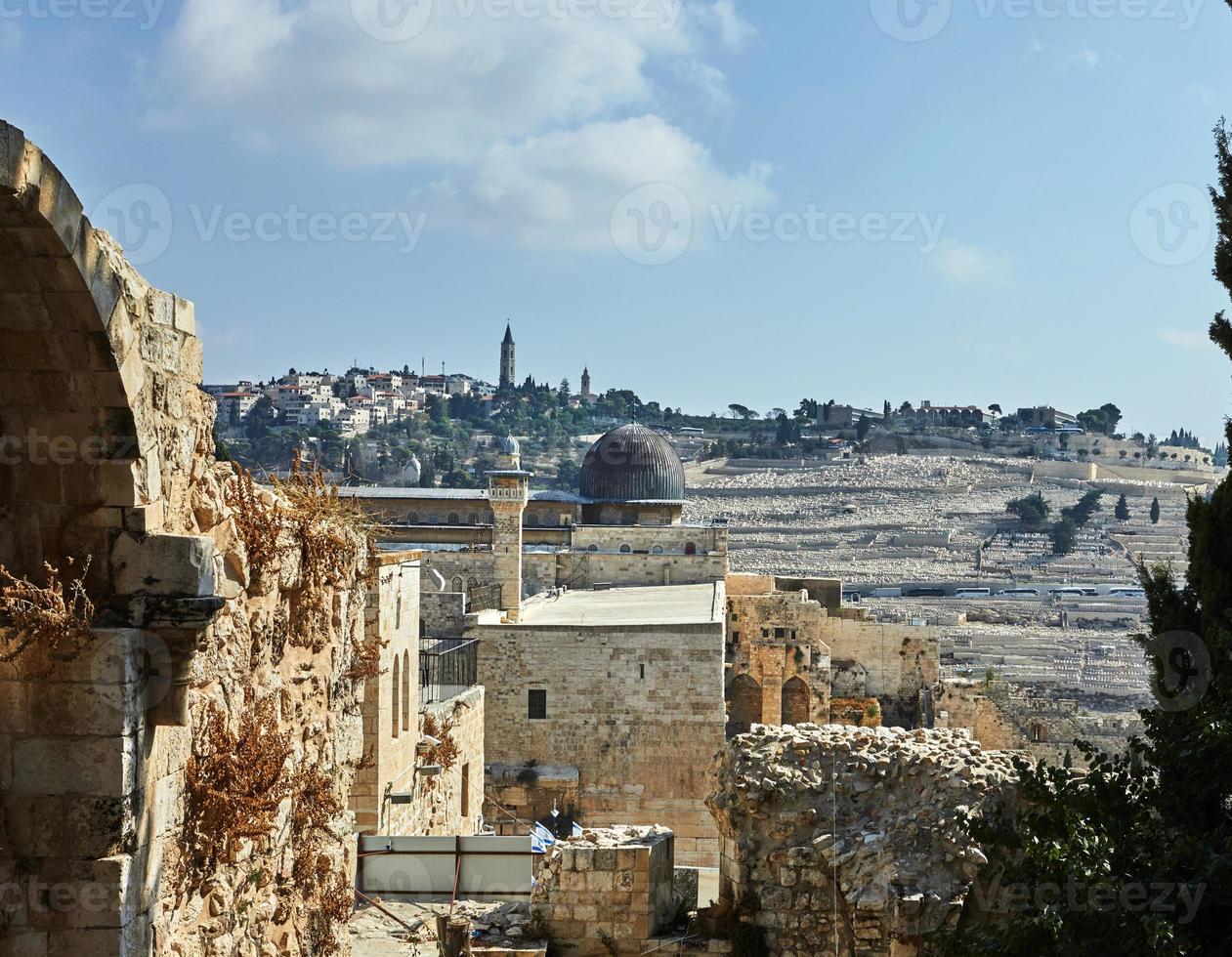 vista sobre la mezquita de al-aqsa desde la antigua muralla de la ciudad foto