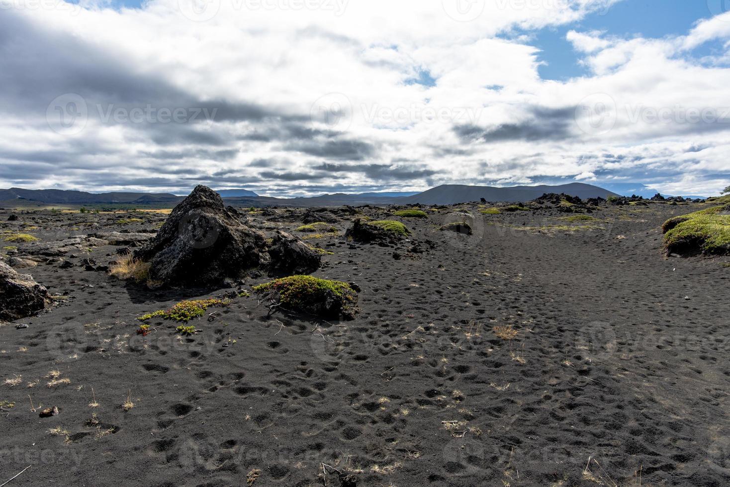 2021 08 13 Myvatn volcanic rocks photo