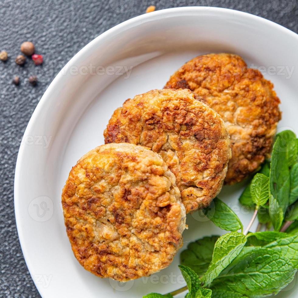 chuletas de verduras albóndigas de frijoles legumbres comida vegana o vegetariana foto