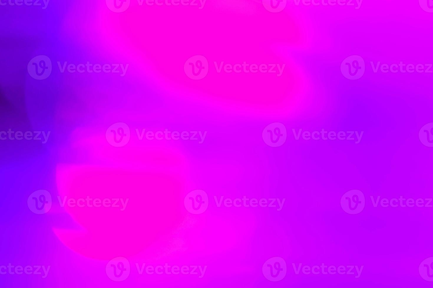 Luz de neón púrpura claro neón abstracto destello de lente brillante de color sobre fondo negro oscuro y futurista de fondo abstracto y neón foto
