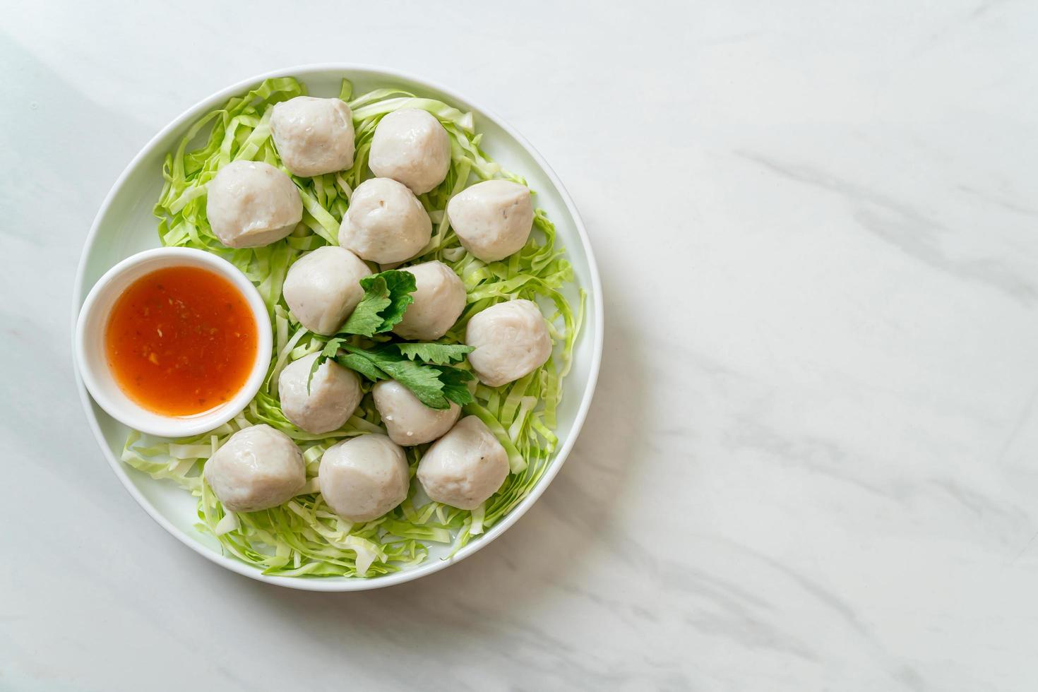 Boiled Fish Balls with Spicy Sauce photo