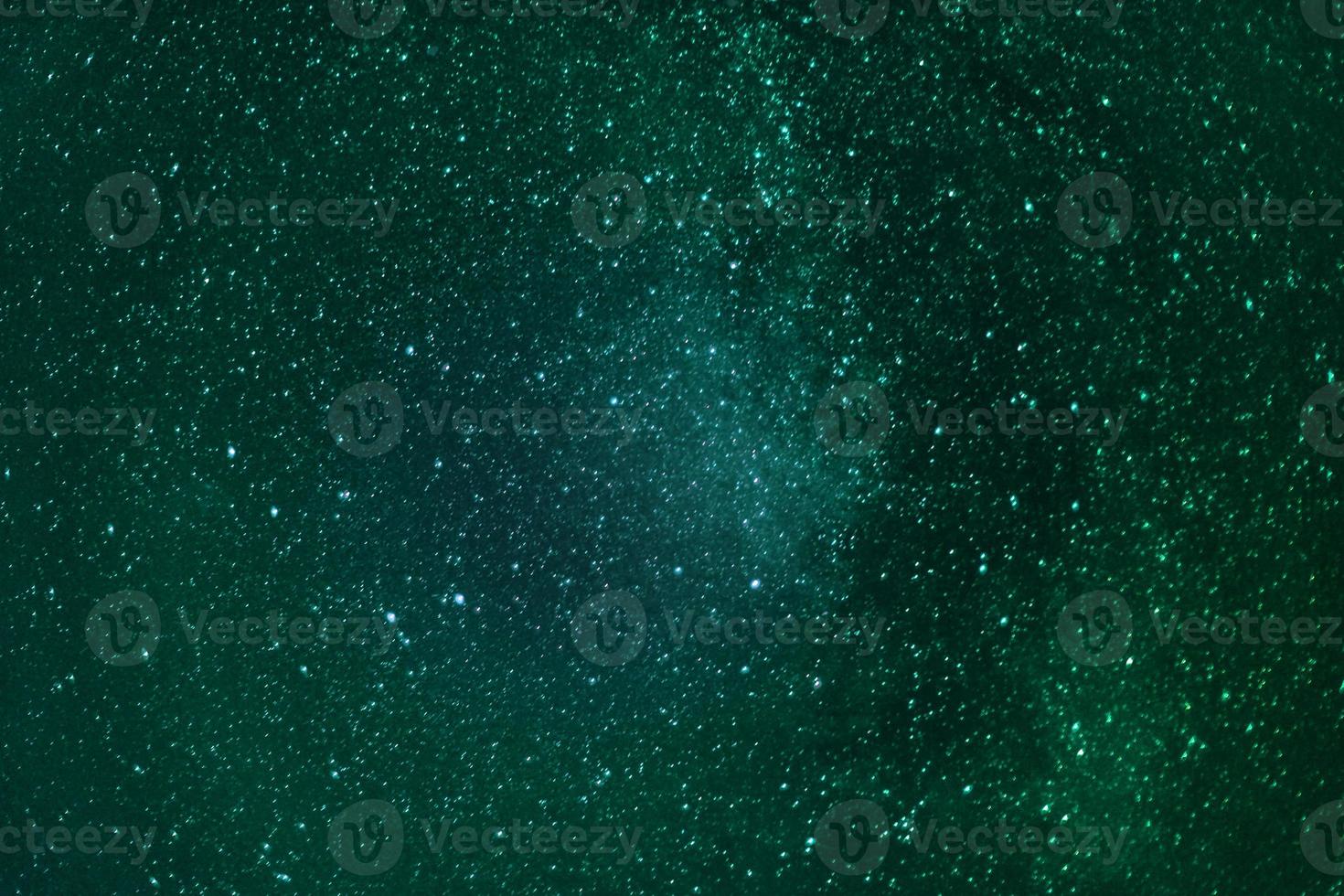espacio verde oscuro cielo galaxia y estrellas hermoso universo. Fondo espacial con galaxia en negro. foto