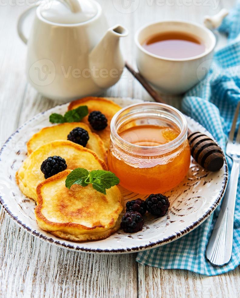 deliciosos panqueques con moras foto