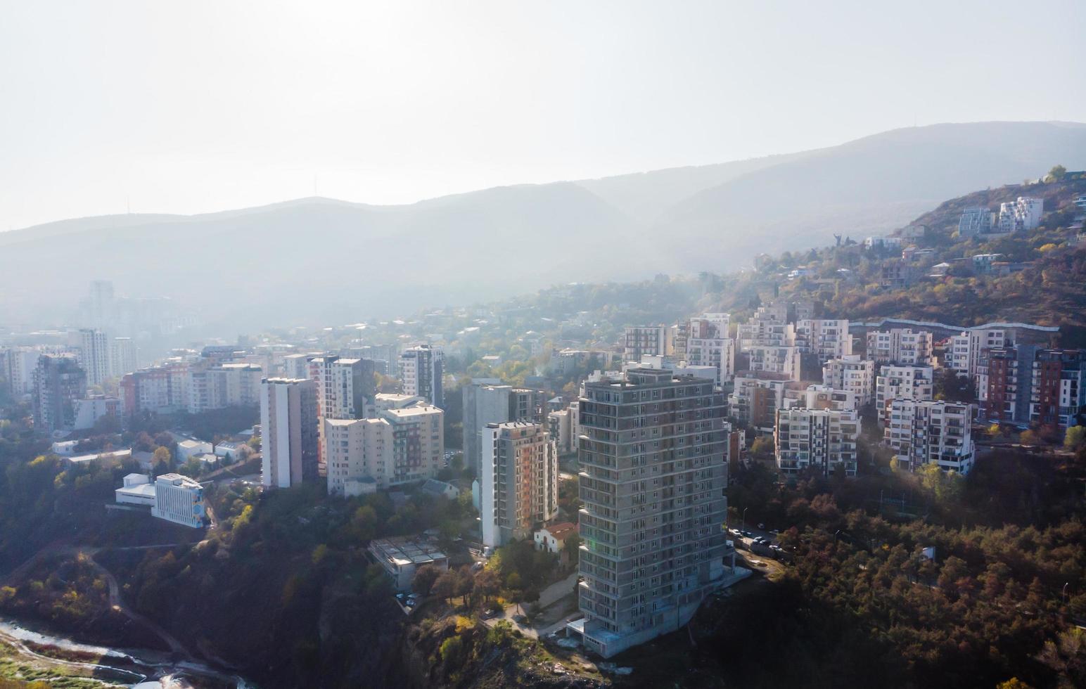 edificios de bloques de tbilisi foto