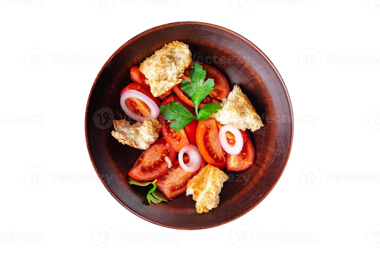 ensalada de panzanella pan tostado seco, tomate, bocadillo de cebolla foto