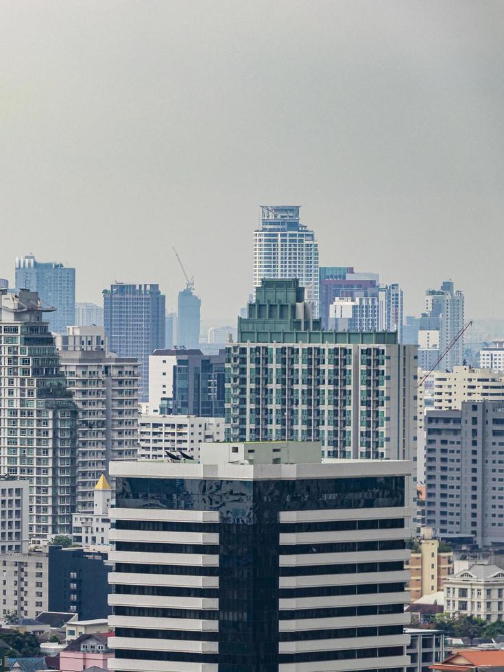 panorama de la ciudad de bangkok rascacielos paisaje urbano de la capital de tailandia. foto