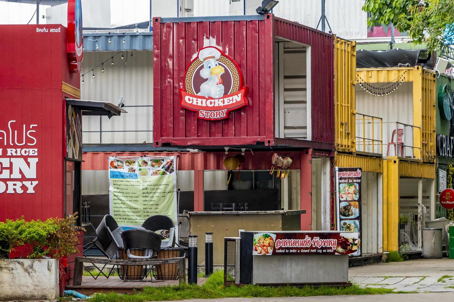 bangkok tailandia 22 de mayo de 2018 restaurante chicken story en huai khwang bangkok tailandia. foto