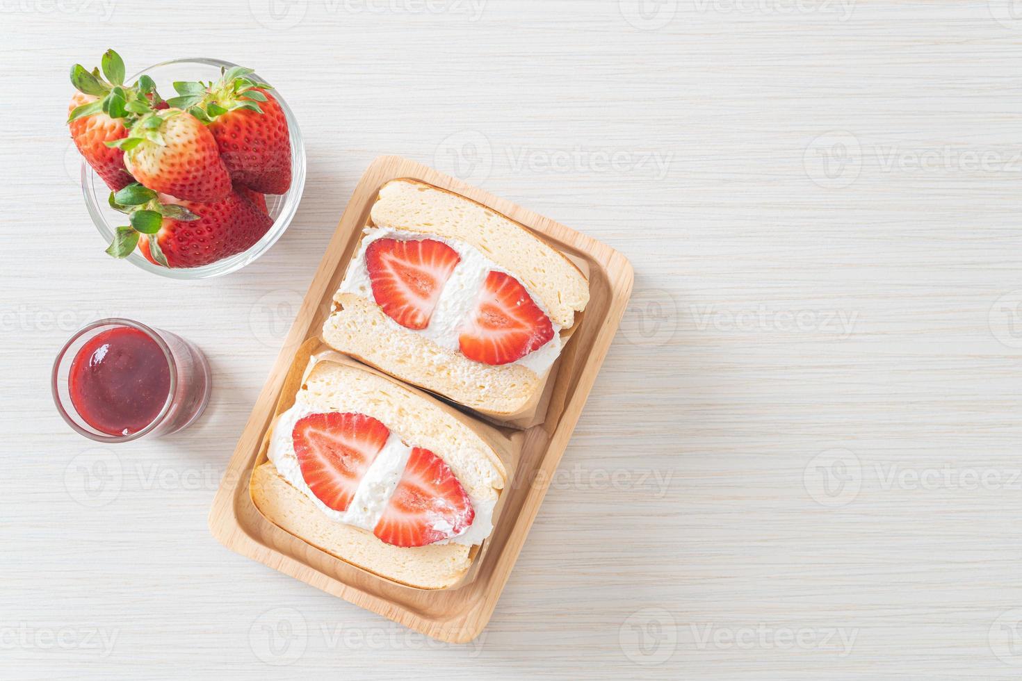 pancake sandwich strawberry fresh cream photo