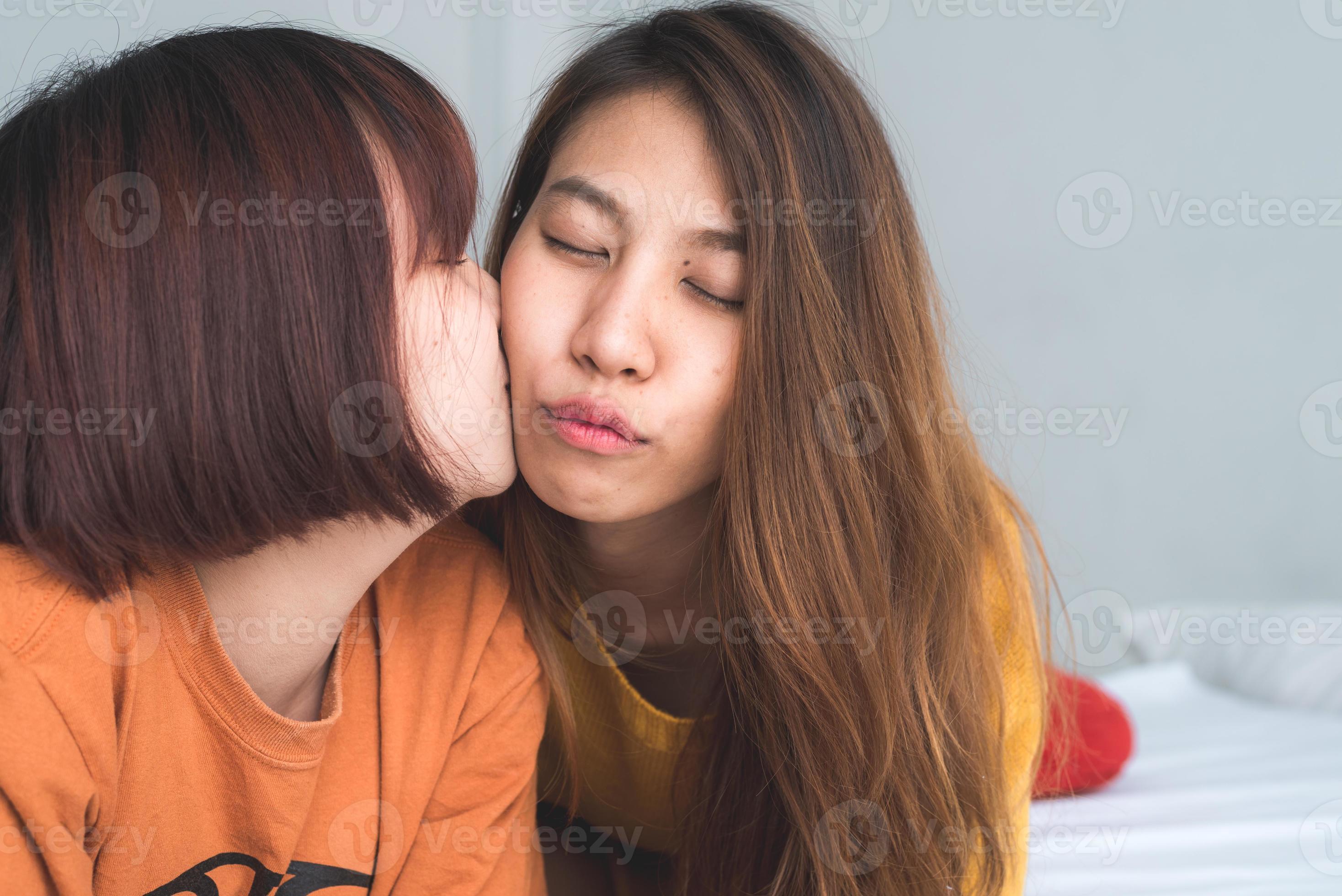 Asian Tongue Kissing