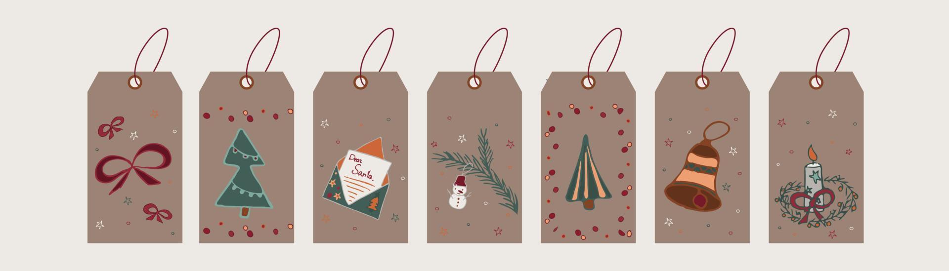 Colección de etiquetas colgantes navideñas dibujadas a mano con lazo rojo, muñeco de nieve en abeto, campana y vela. Sobre abierto con carta de santa para la decoración de tarjetas de felicitación para las vacaciones de Navidad. vector