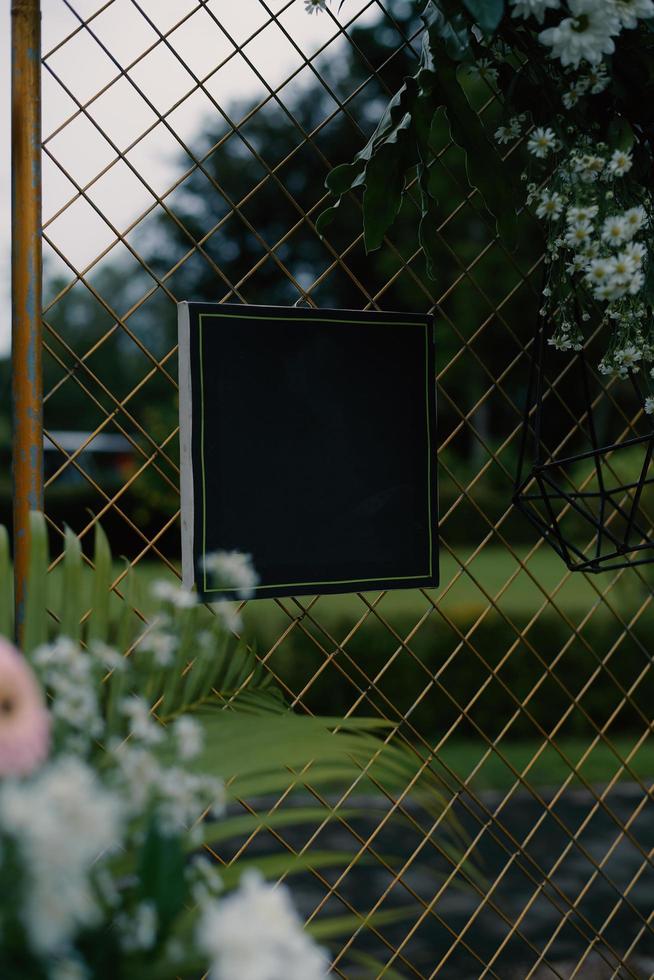 ceremonia, arco, Arco de boda, Boda, momento de la boda, Decoraciones, decoración, Decoraciones de la boda, Flores, sillas, Ceremonia al aire libre al aire libre, Ramos de flores foto