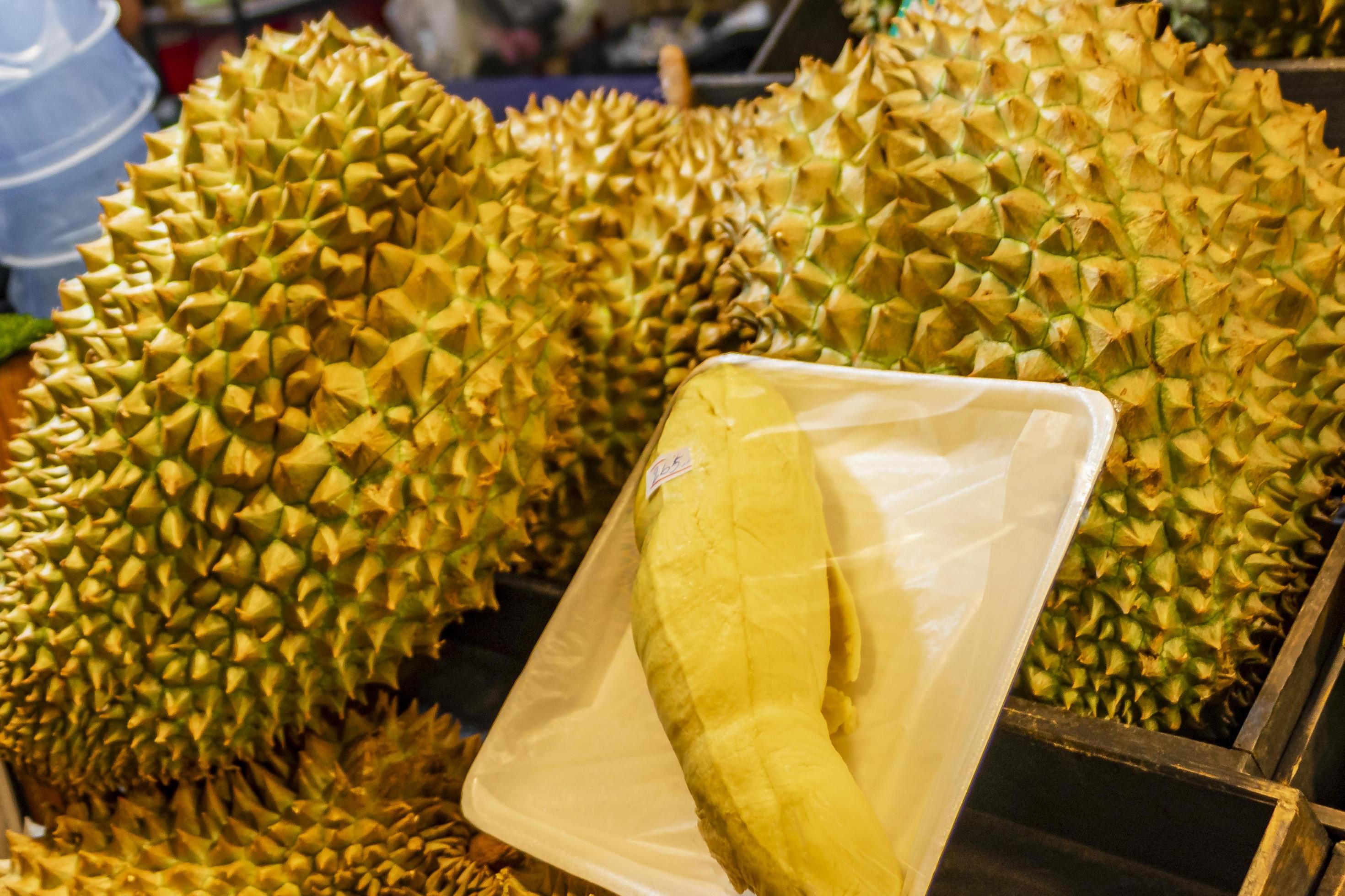 The 10 Most Surprisingly Smelly Fruits On Earth - hvxdo92