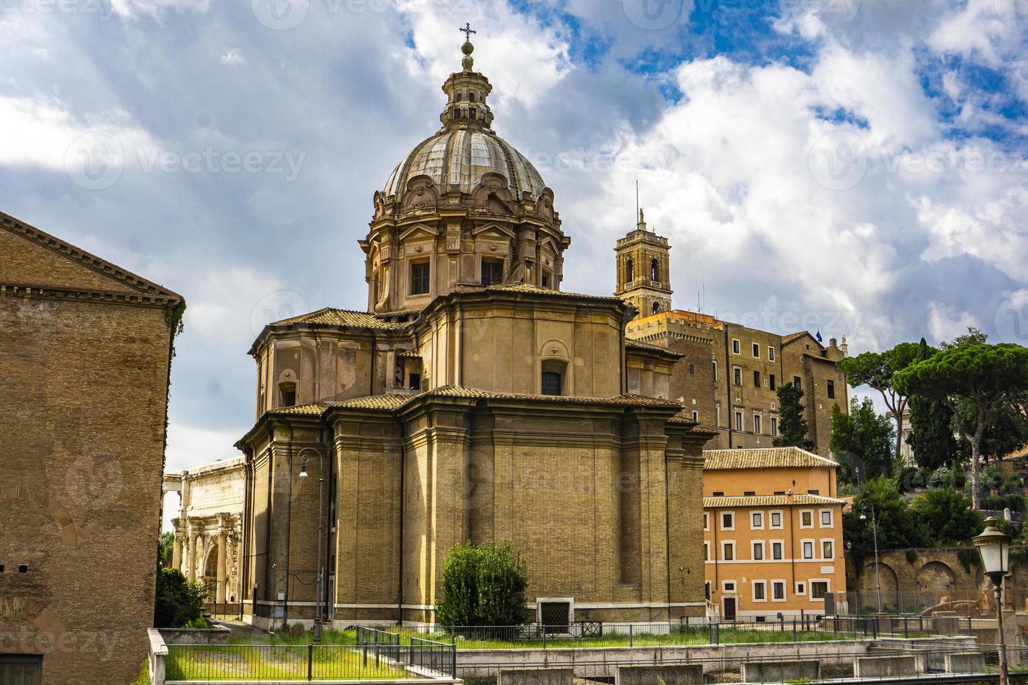 Iglesia de Santi Luca e Martina en Roma, Italia foto