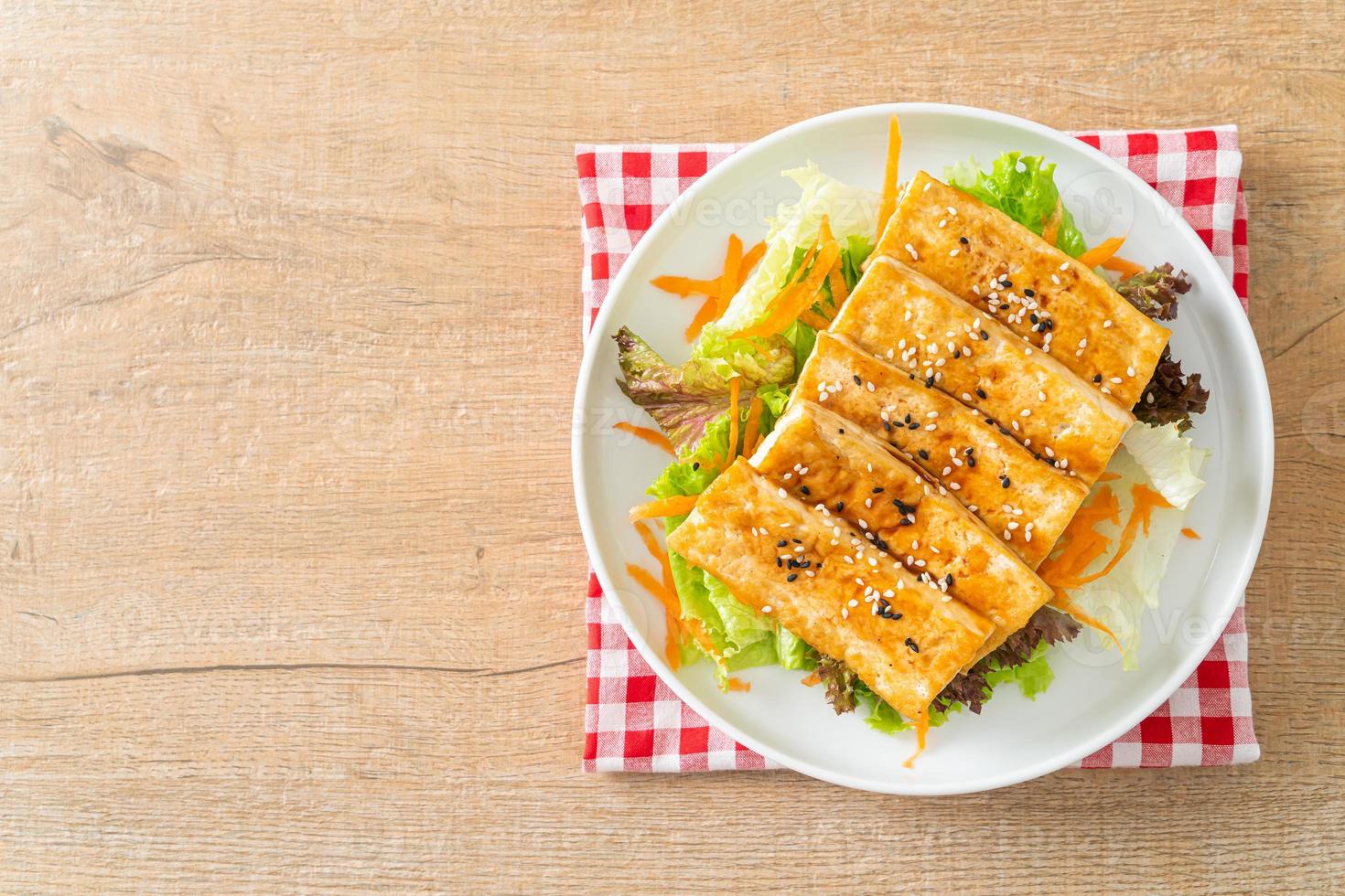 teriyaki tofu salad with sesame photo