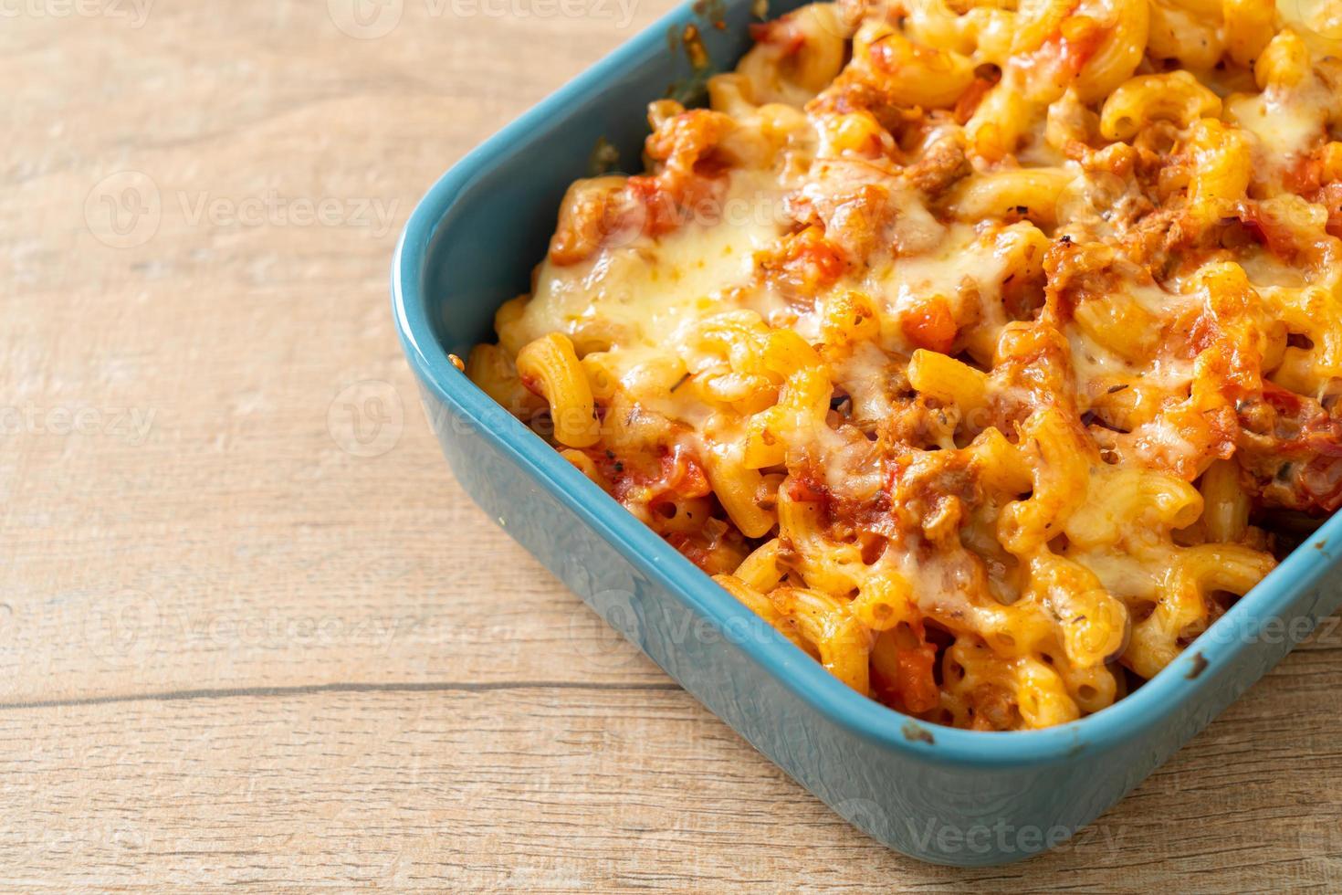 macarrones a la boloñesa con queso foto